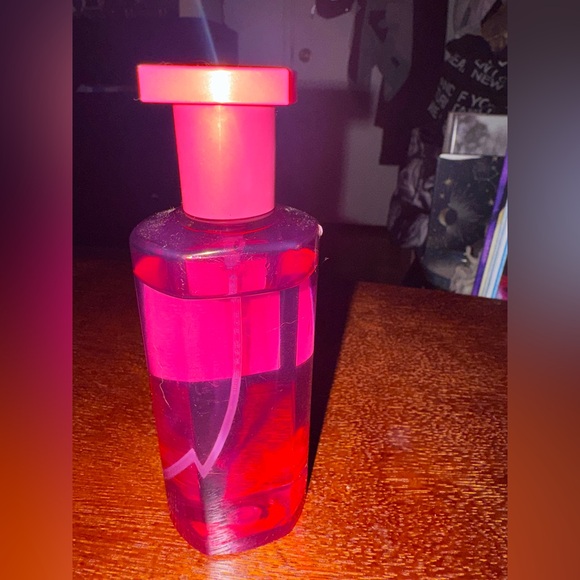 Finery Born to Empress Pink Body Mist - Picture 6 of 7